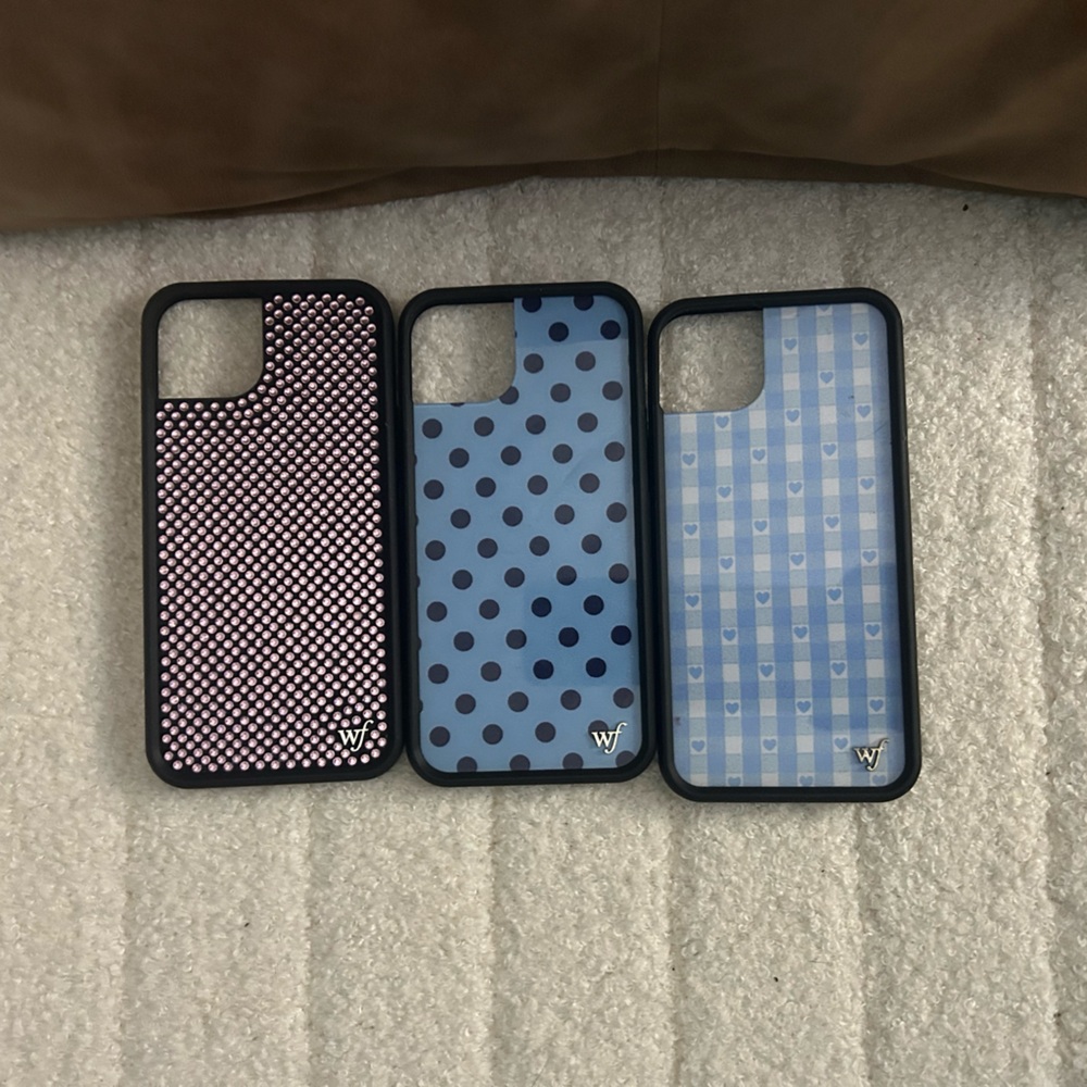 iPhone 14/15 plus wildflower cases